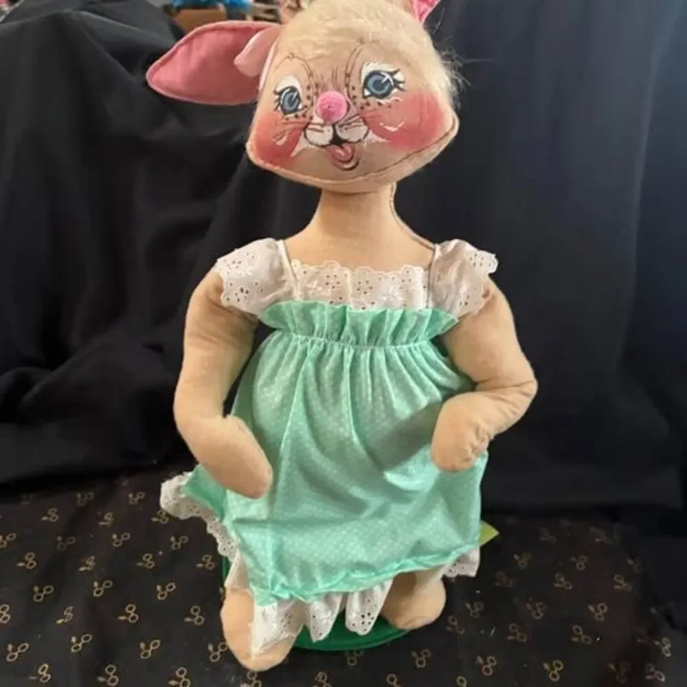Annalee 20” Easter parade bunny doll